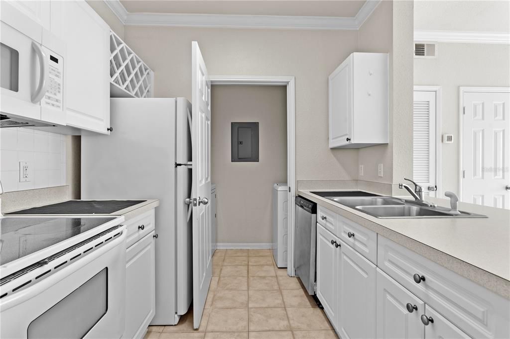 待售: $165,000 (1 贝兹, 1 浴室, 660 平方英尺)