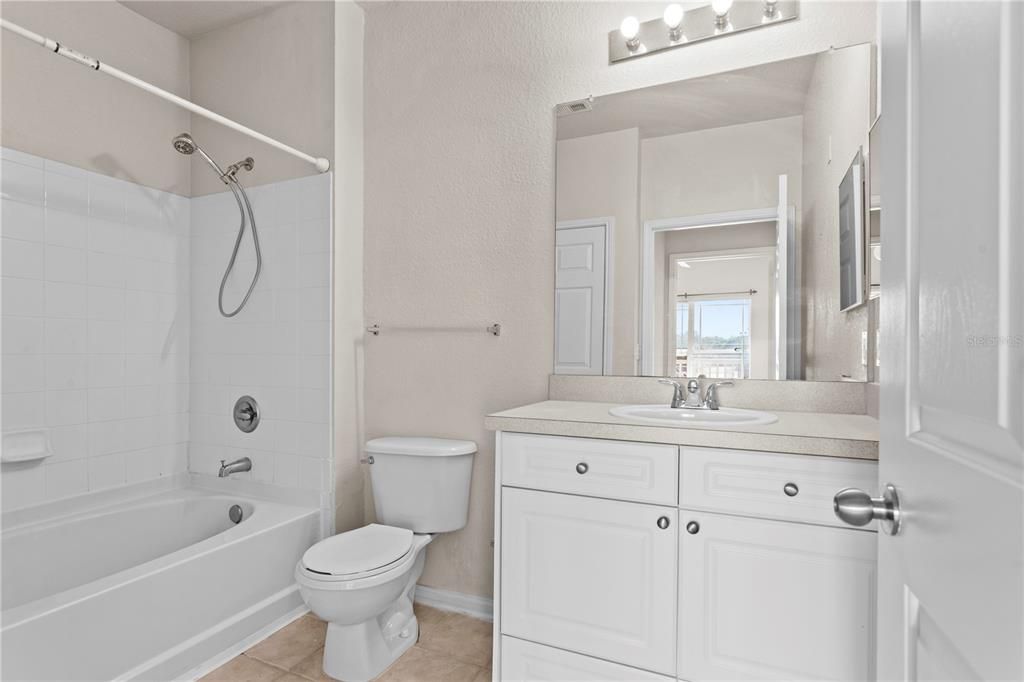 待售: $165,000 (1 贝兹, 1 浴室, 660 平方英尺)