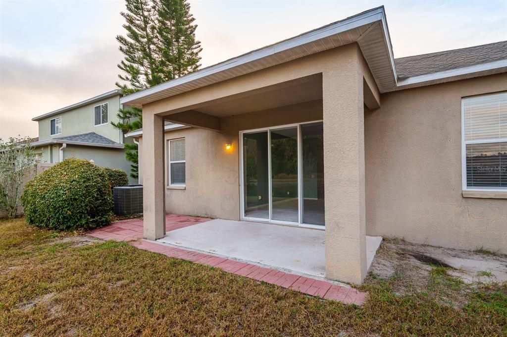 待售: $375,000 (4 贝兹, 2 浴室, 1825 平方英尺)