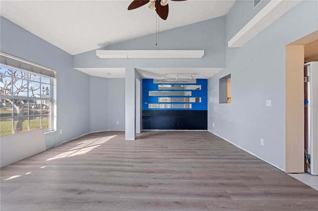 For Sale: $399,000 (4 beds, 3 baths, 2762 Square Feet)