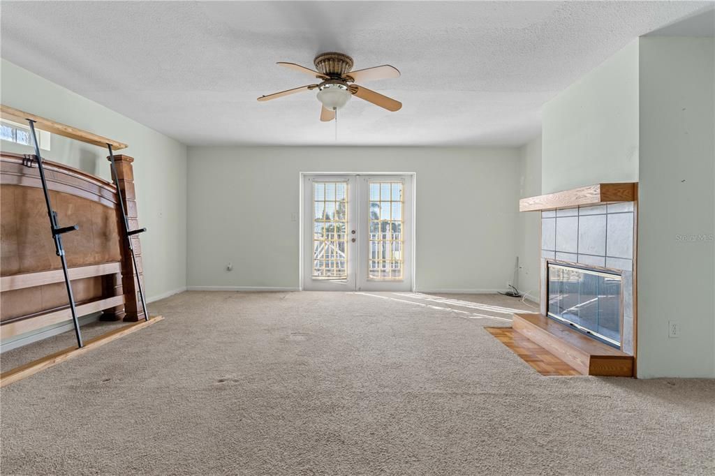 For Sale: $399,000 (4 beds, 3 baths, 2762 Square Feet)