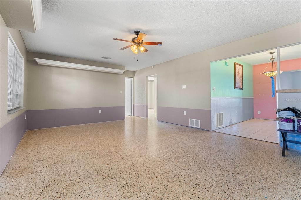 For Sale: $399,000 (4 beds, 3 baths, 2762 Square Feet)