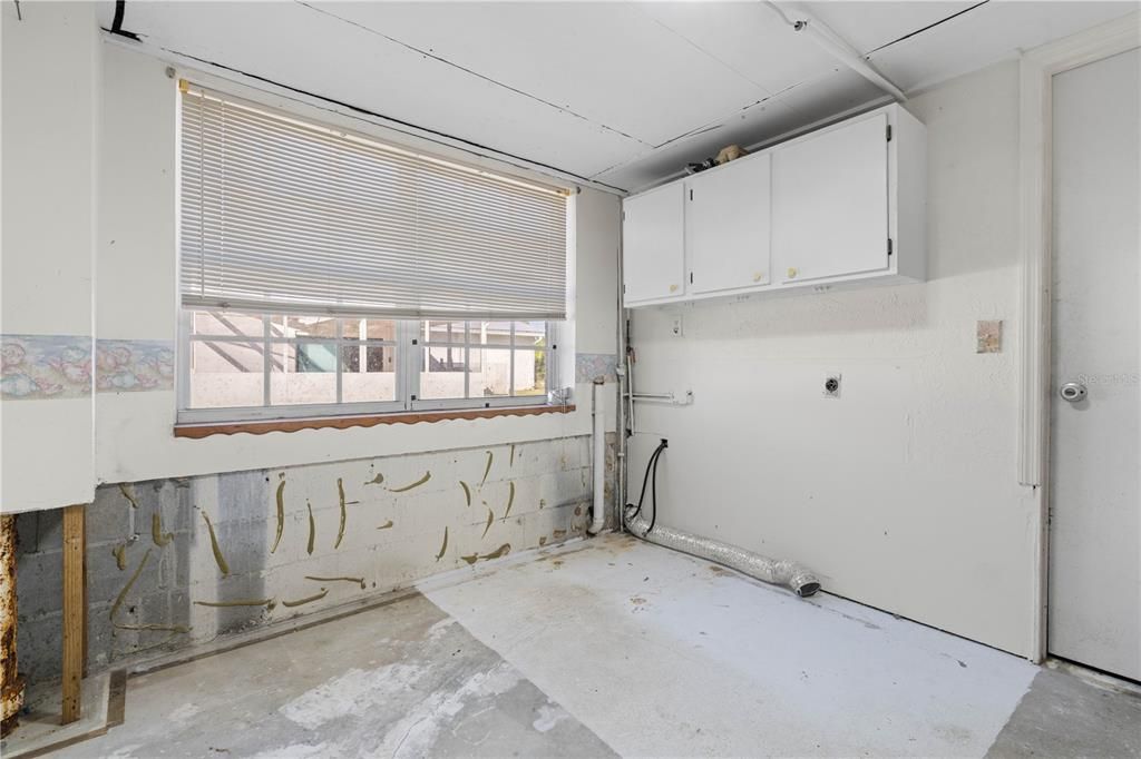 For Sale: $399,000 (4 beds, 3 baths, 2762 Square Feet)