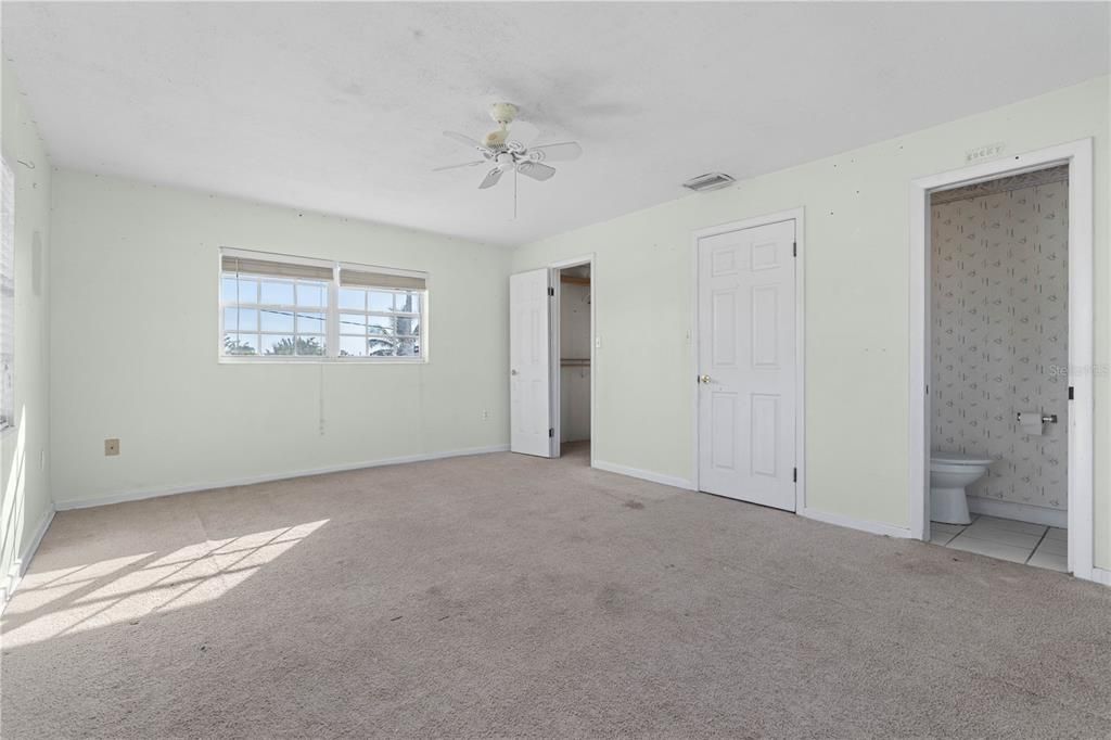 For Sale: $399,000 (4 beds, 3 baths, 2762 Square Feet)