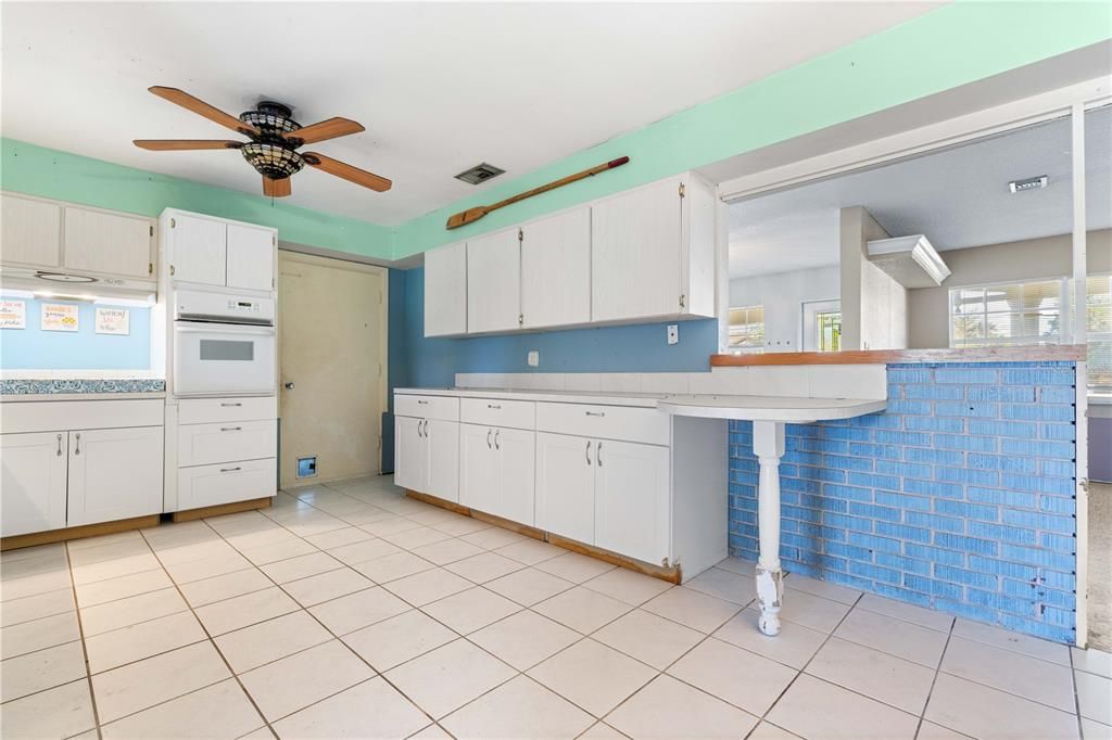 For Sale: $399,000 (4 beds, 3 baths, 2762 Square Feet)