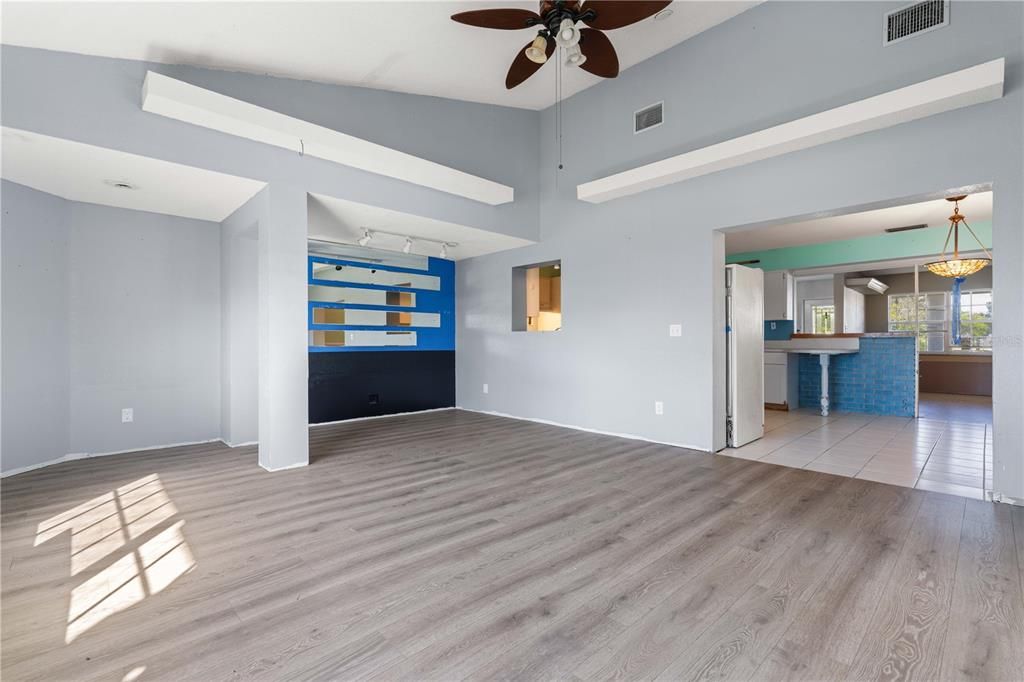 For Sale: $399,000 (4 beds, 3 baths, 2762 Square Feet)