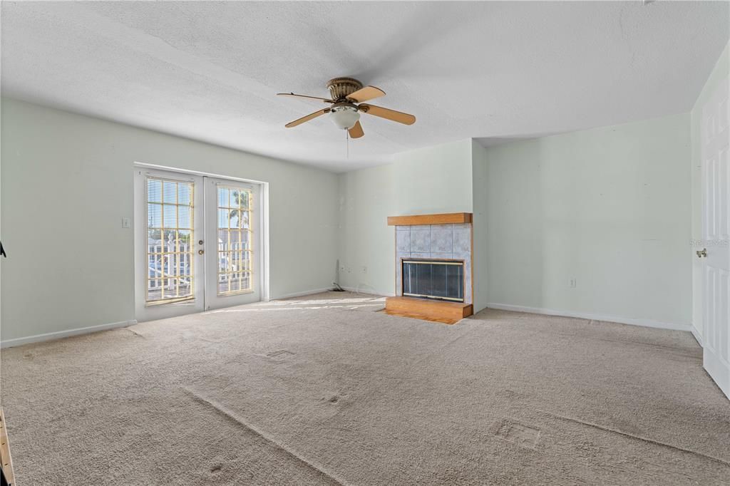 For Sale: $399,000 (4 beds, 3 baths, 2762 Square Feet)