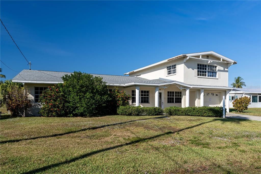 For Sale: $399,000 (4 beds, 3 baths, 2762 Square Feet)