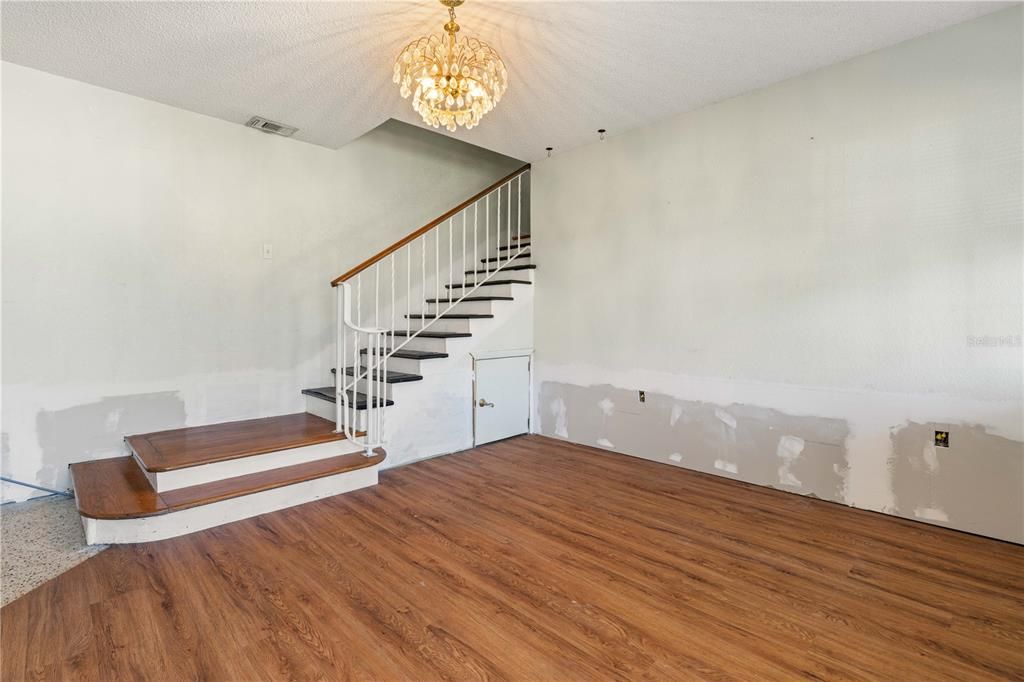 For Sale: $399,000 (4 beds, 3 baths, 2762 Square Feet)