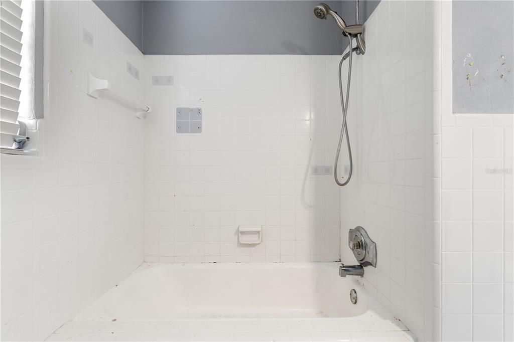 For Sale: $399,000 (4 beds, 3 baths, 2762 Square Feet)