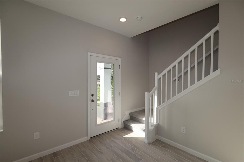 На продажу: $344,990 (3 спален, 2 ванн, 1693 Квадратных фут)