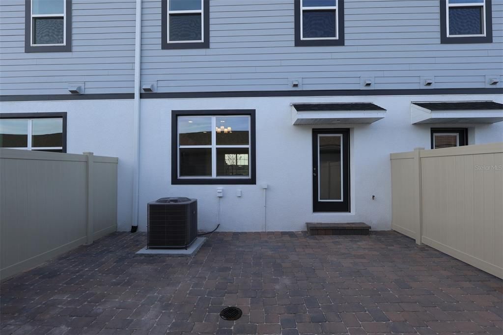 На продажу: $344,990 (3 спален, 2 ванн, 1693 Квадратных фут)