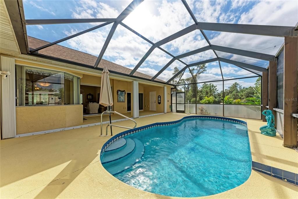 For Sale: $469,900 (3 beds, 2 baths, 2149 Square Feet)