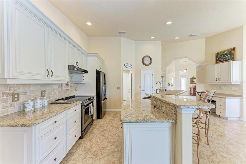 For Sale: $469,900 (3 beds, 2 baths, 2149 Square Feet)