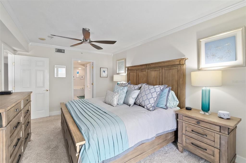 En Venta: $529,900 (2 camas, 2 baños, 1860 Pies cuadrados)