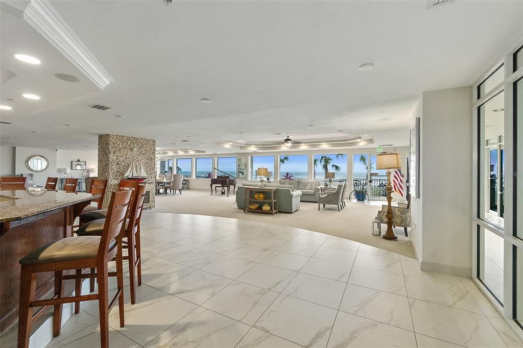 En Venta: $529,900 (2 camas, 2 baños, 1860 Pies cuadrados)