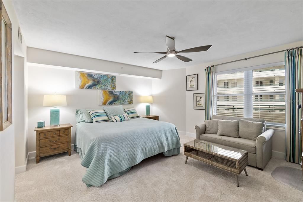 En Venta: $529,900 (2 camas, 2 baños, 1860 Pies cuadrados)