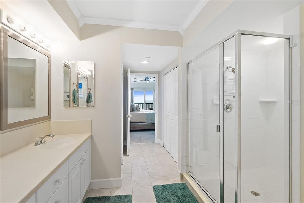 En Venta: $529,900 (2 camas, 2 baños, 1860 Pies cuadrados)