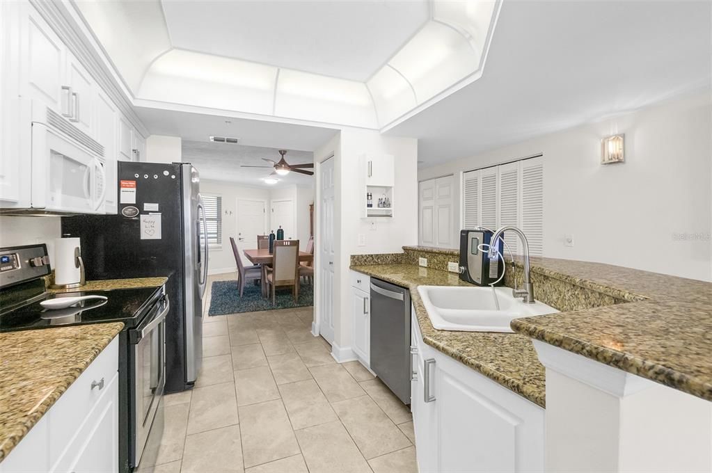 En Venta: $529,900 (2 camas, 2 baños, 1860 Pies cuadrados)