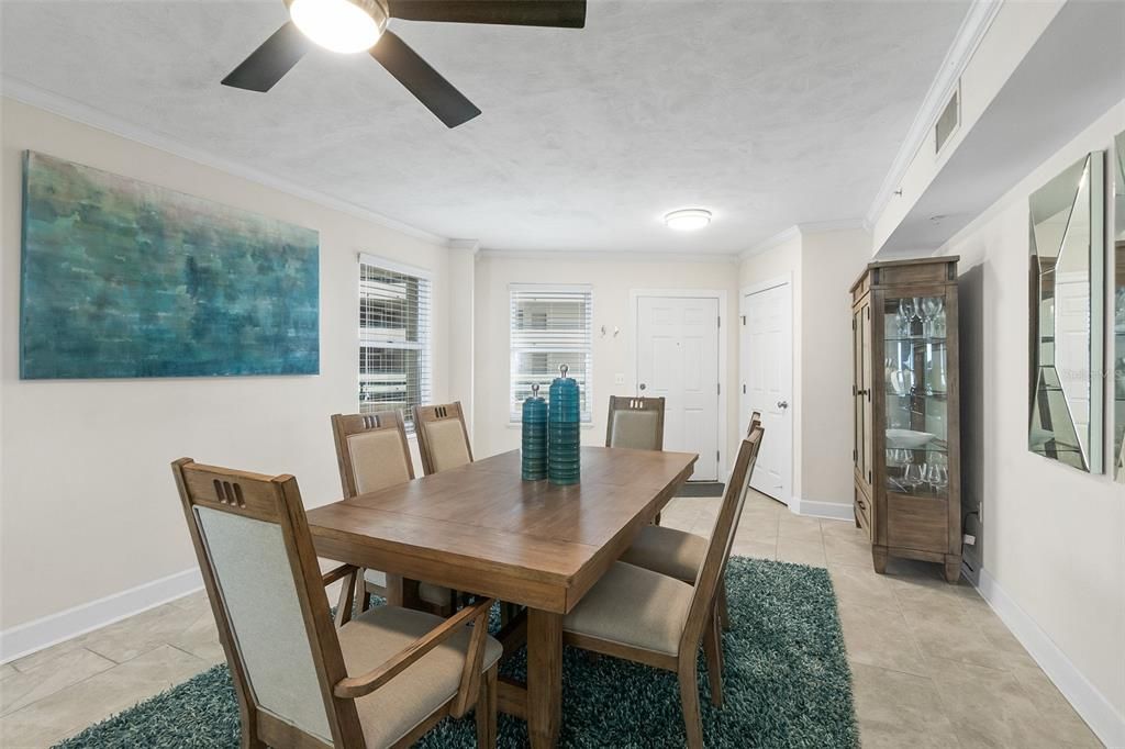 En Venta: $529,900 (2 camas, 2 baños, 1860 Pies cuadrados)