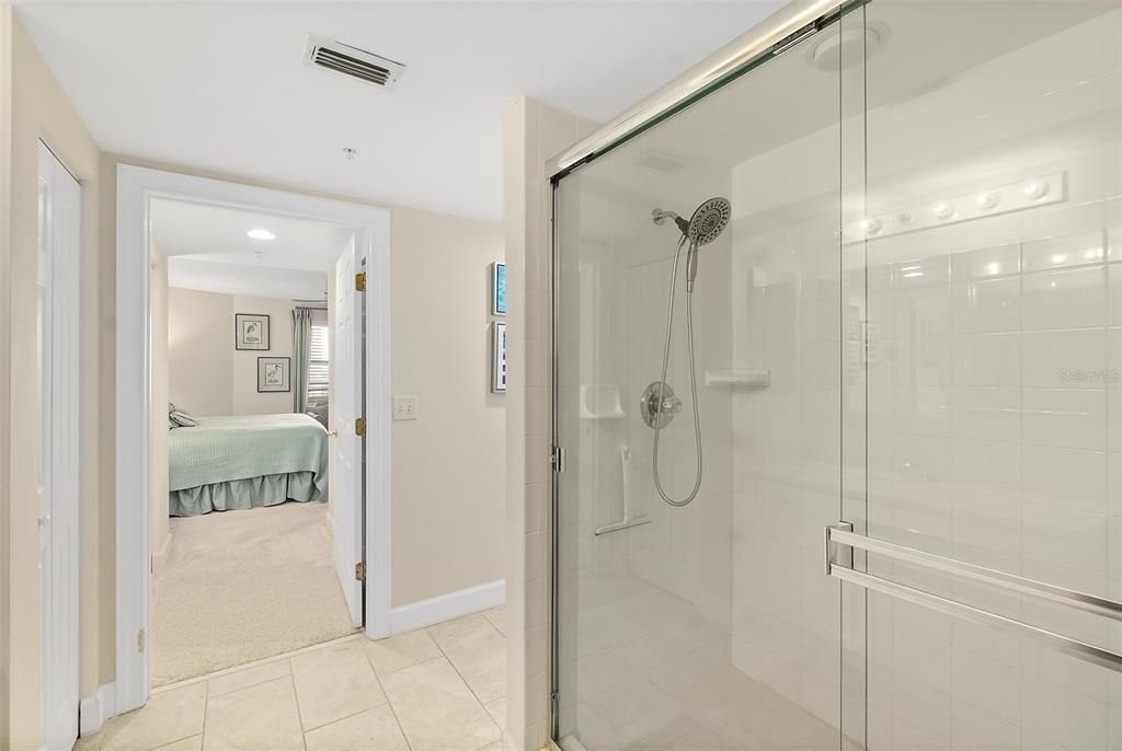 En Venta: $529,900 (2 camas, 2 baños, 1860 Pies cuadrados)