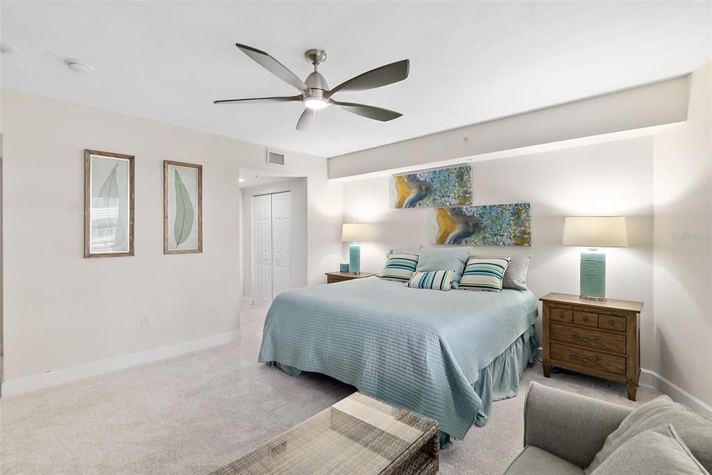 En Venta: $529,900 (2 camas, 2 baños, 1860 Pies cuadrados)