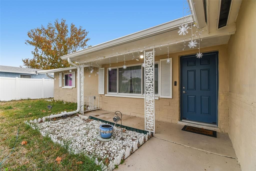 待售: $255,000 (2 贝兹, 2 浴室, 984 平方英尺)