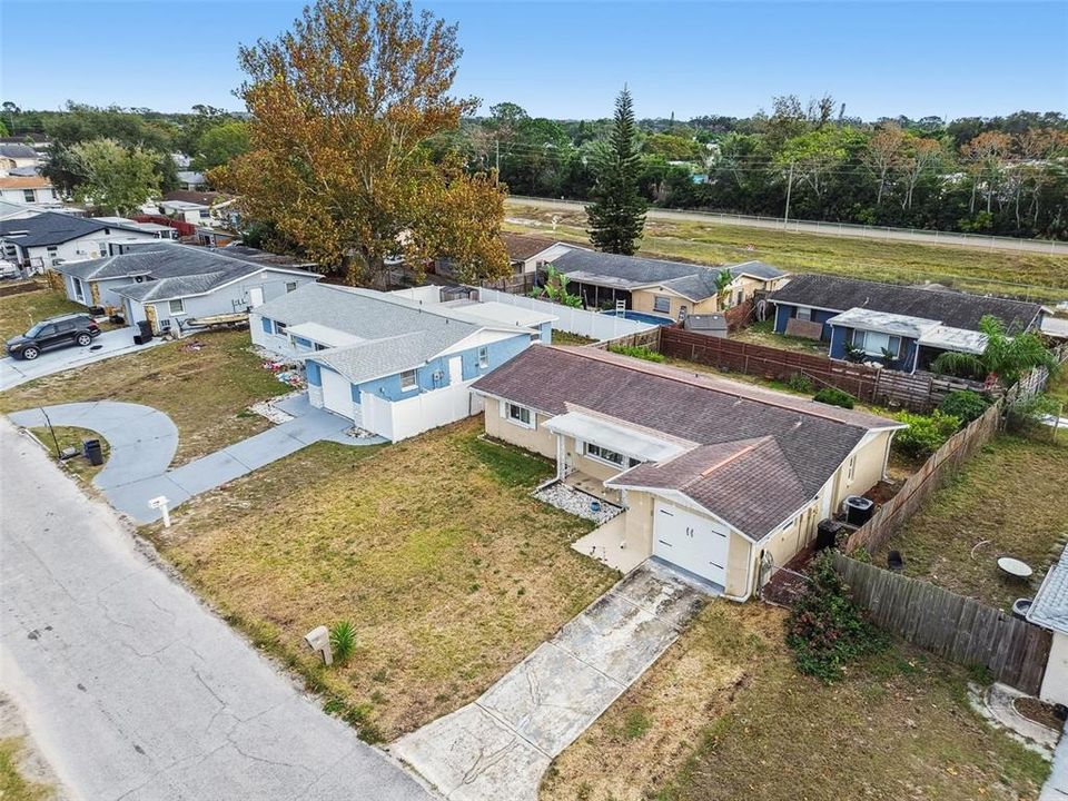 待售: $255,000 (2 贝兹, 2 浴室, 984 平方英尺)