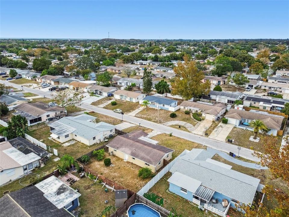 待售: $255,000 (2 贝兹, 2 浴室, 984 平方英尺)