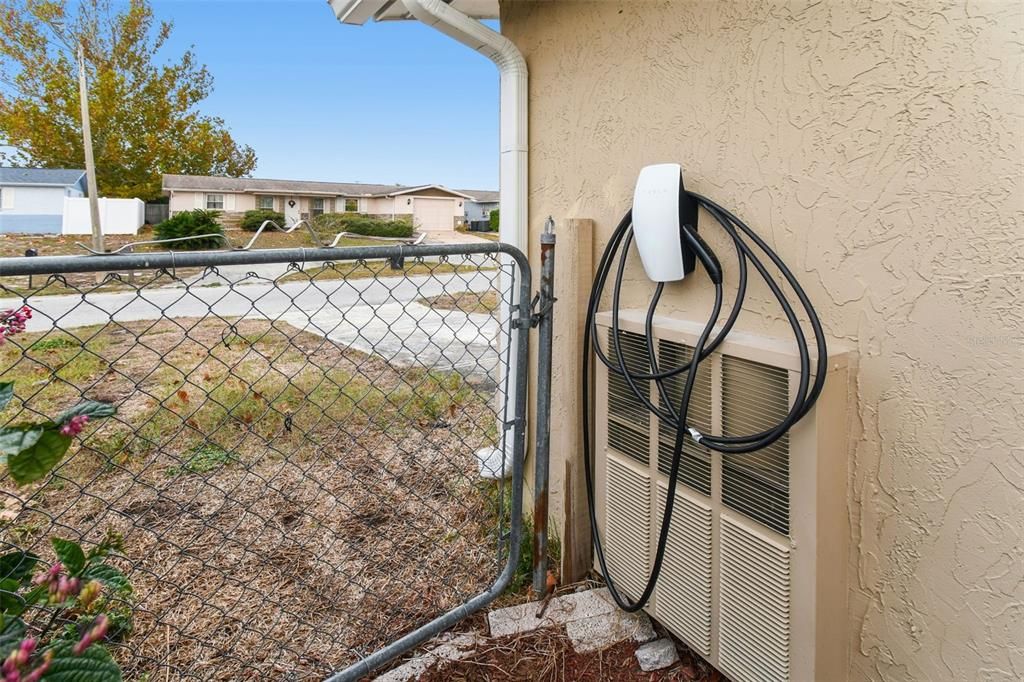 待售: $255,000 (2 贝兹, 2 浴室, 984 平方英尺)