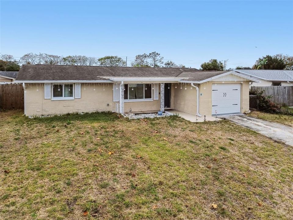 待售: $255,000 (2 贝兹, 2 浴室, 984 平方英尺)