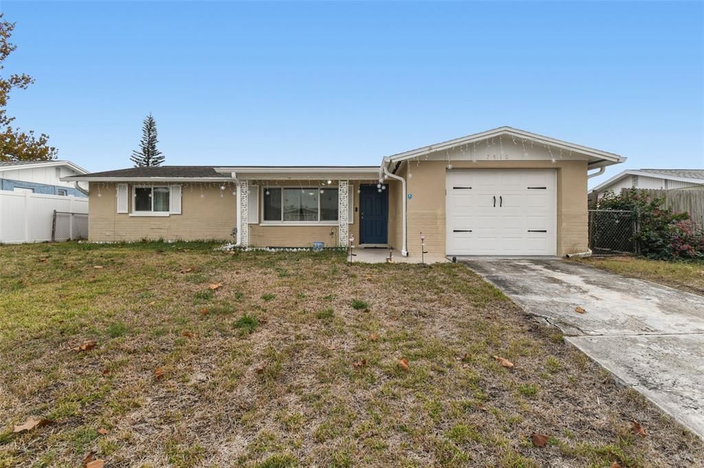 待售: $255,000 (2 贝兹, 2 浴室, 984 平方英尺)