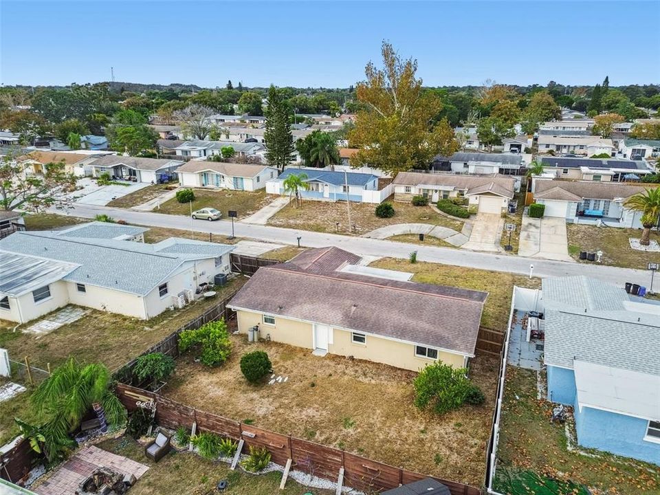 待售: $255,000 (2 贝兹, 2 浴室, 984 平方英尺)