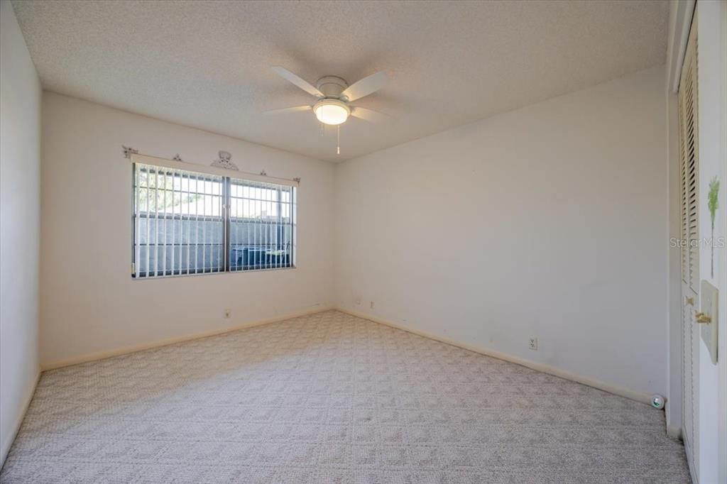 For Sale: $190,000 (2 beds, 2 baths, 1886 Square Feet)