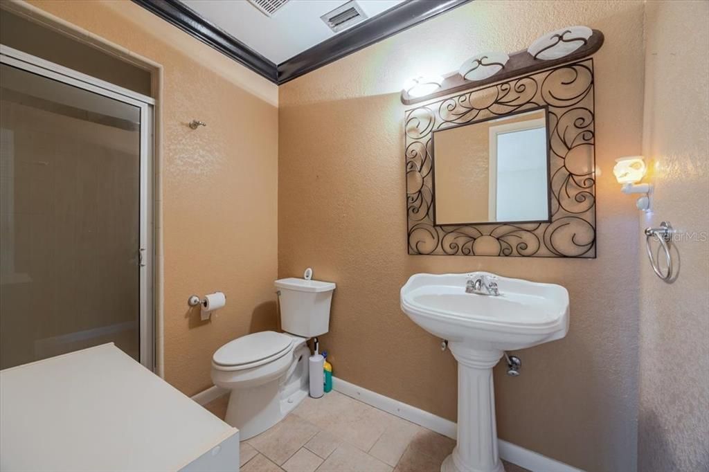 For Sale: $190,000 (2 beds, 2 baths, 1886 Square Feet)