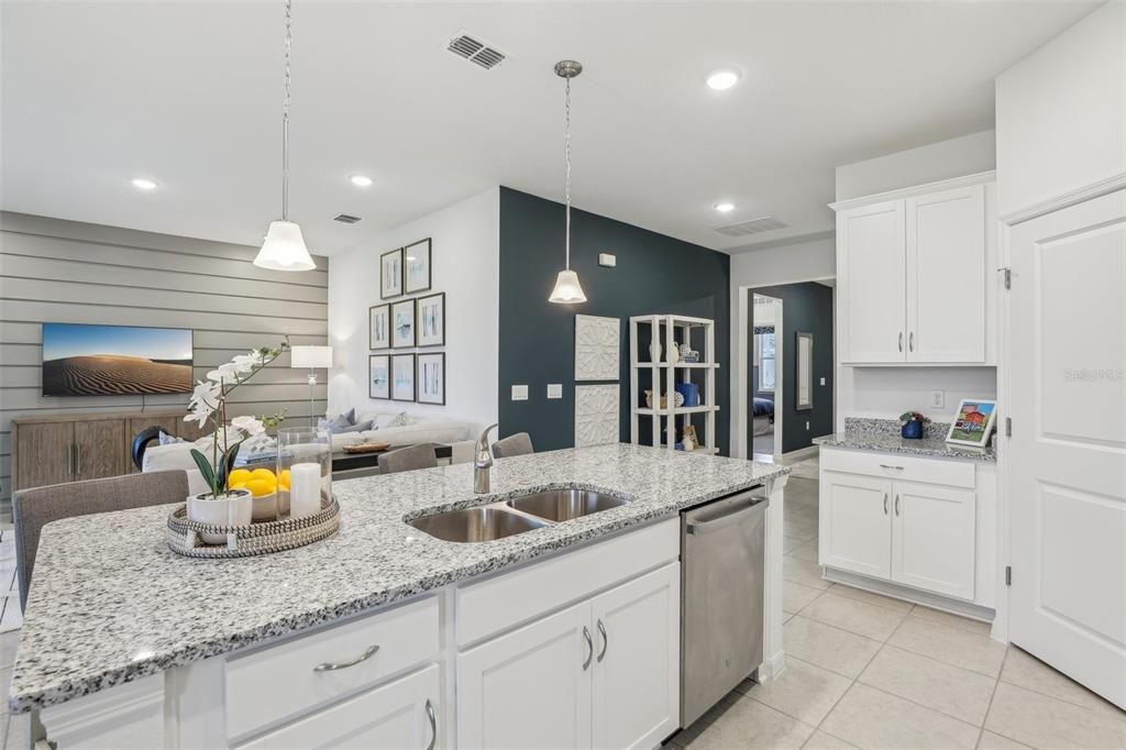 For Sale: $444,485 (3 beds, 2 baths, 1589 Square Feet)