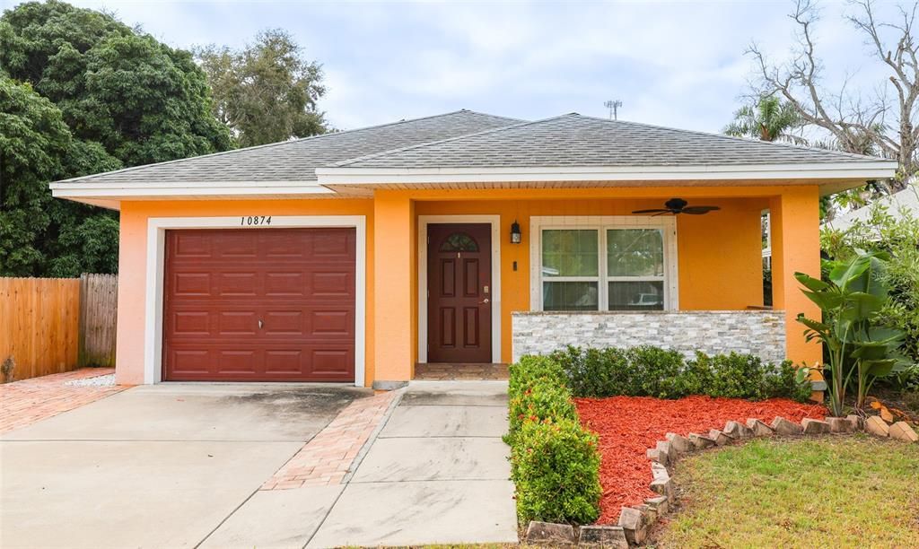 For Rent: $2,500 (3 beds, 2 baths, 1317 Square Feet)