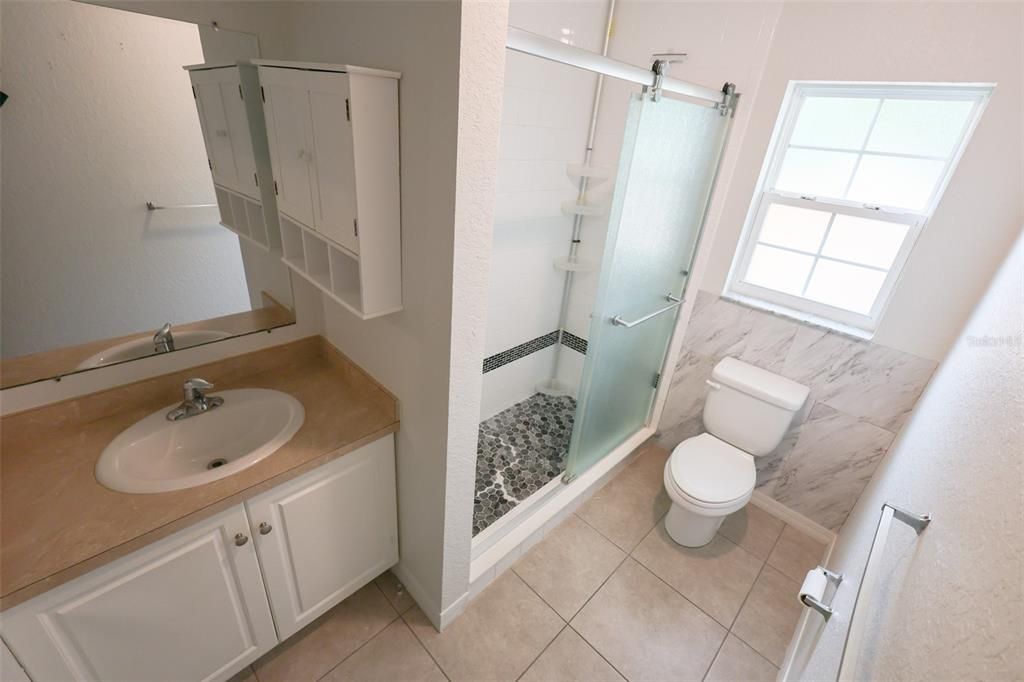 For Rent: $2,500 (3 beds, 2 baths, 1317 Square Feet)