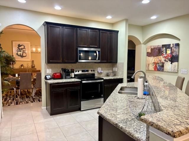 For Sale: $410,000 (3 beds, 2 baths, 2070 Square Feet)