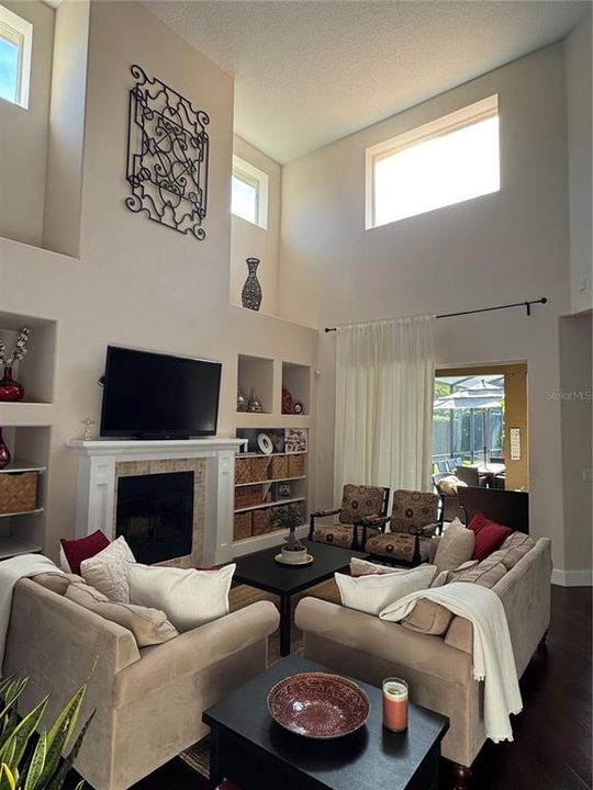 En Venta: $1,190,000 (5 camas, 5 baños, 3322 Pies cuadrados)