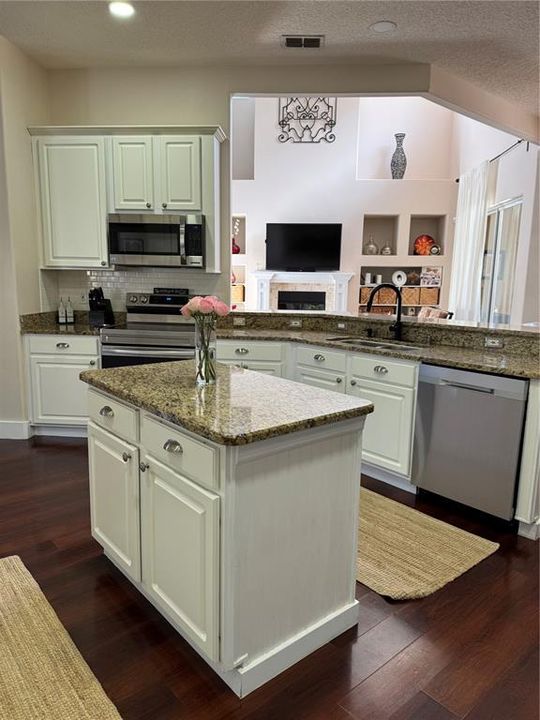 En Venta: $1,190,000 (5 camas, 5 baños, 3322 Pies cuadrados)