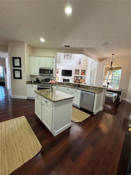 En Venta: $1,190,000 (5 camas, 5 baños, 3322 Pies cuadrados)