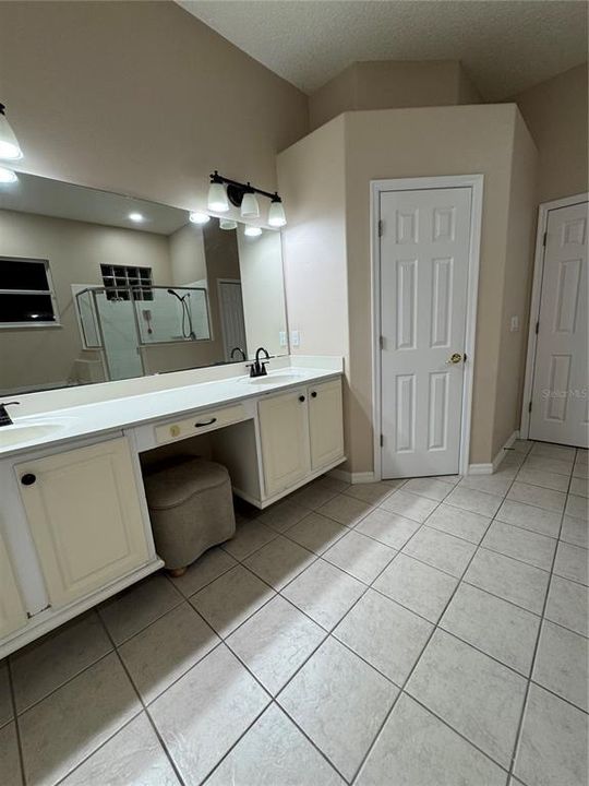 En Venta: $1,190,000 (5 camas, 5 baños, 3322 Pies cuadrados)