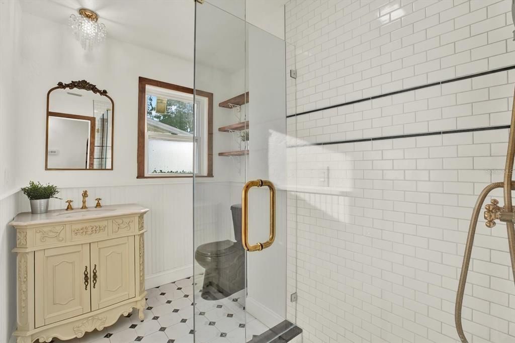 En Venta: $699,000 (3 camas, 2 baños, 1258 Pies cuadrados)