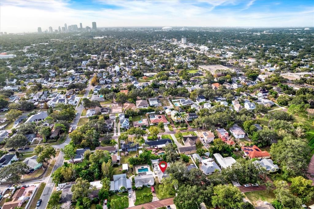 En Venta: $699,000 (3 camas, 2 baños, 1258 Pies cuadrados)