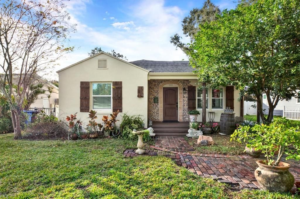 En Venta: $699,000 (3 camas, 2 baños, 1258 Pies cuadrados)