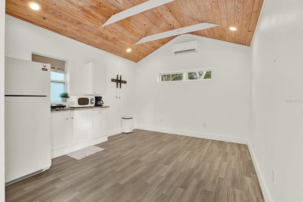 En Venta: $699,000 (3 camas, 2 baños, 1258 Pies cuadrados)