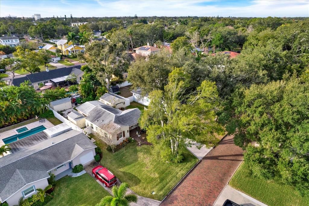 En Venta: $699,000 (3 camas, 2 baños, 1258 Pies cuadrados)