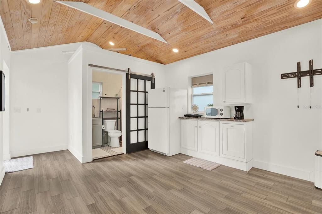 En Venta: $699,000 (3 camas, 2 baños, 1258 Pies cuadrados)