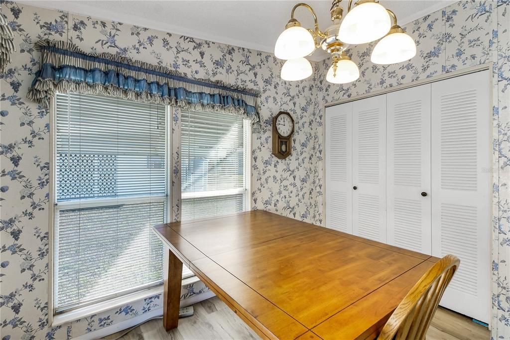 For Sale: $175,000 (3 beds, 2 baths, 1456 Square Feet)